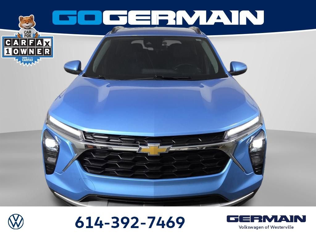 Used 2025 Chevrolet Trax LT w/ LT Convenience Package image 3