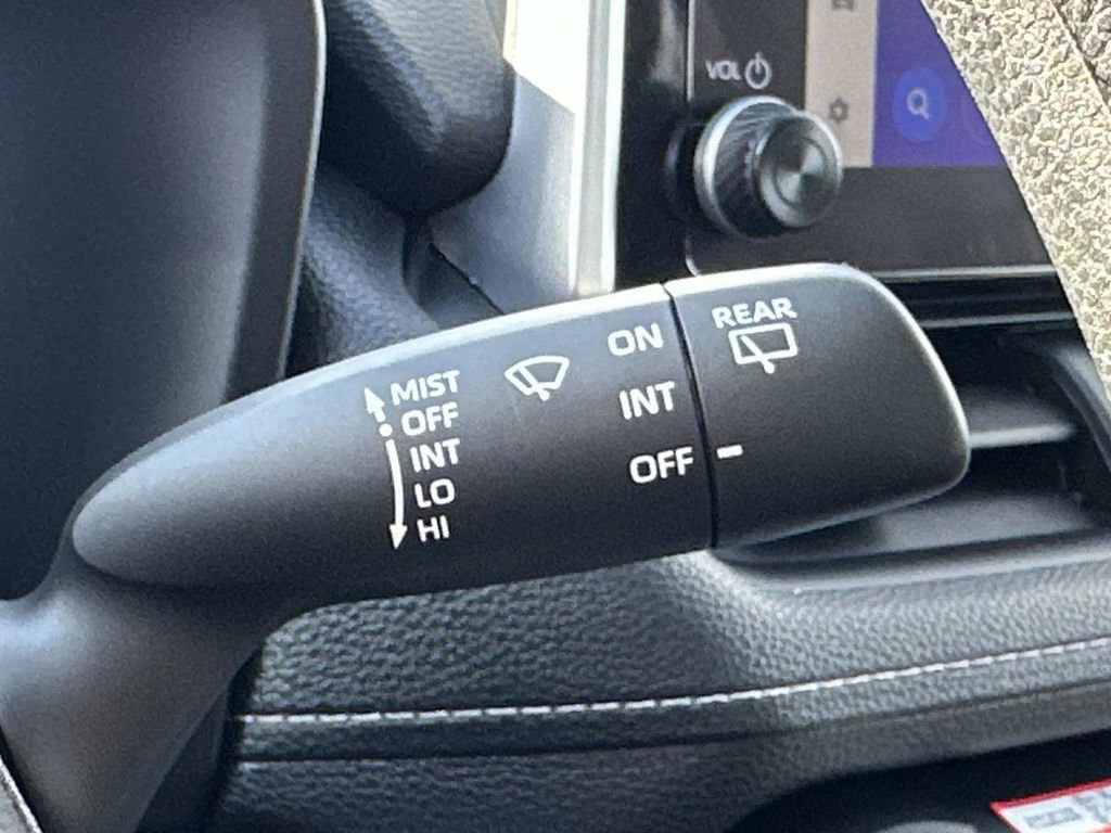 Used 2025 Toyota RAV4 LE image 18