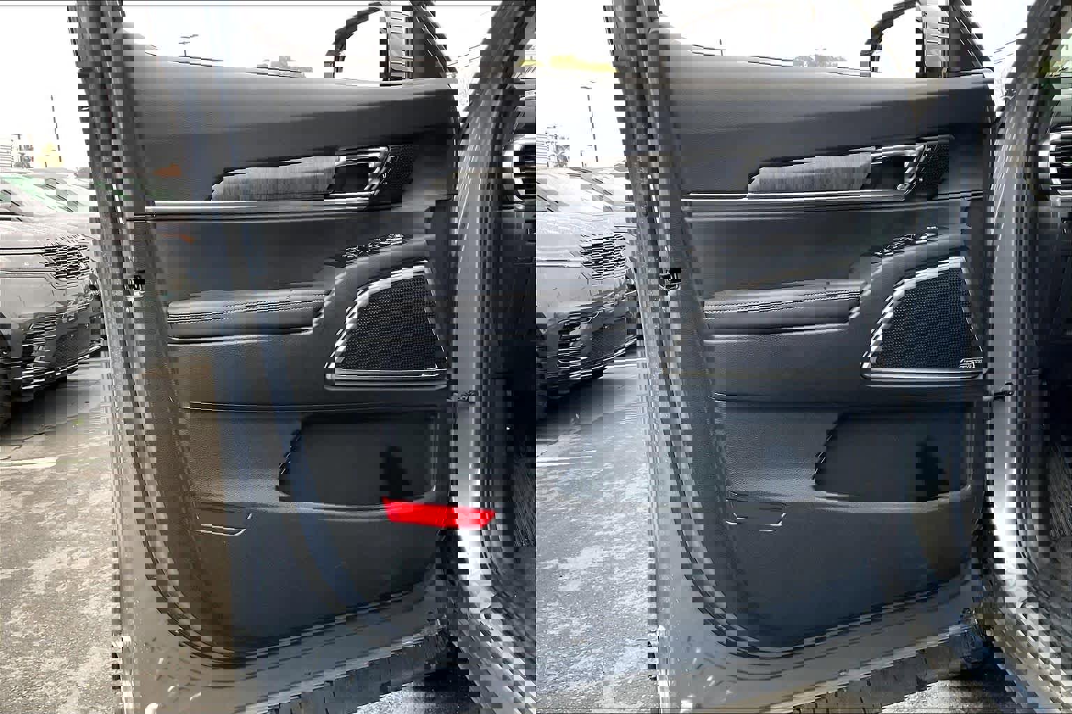 Used 2024 Kia Telluride SX Prestige w/ Towing Package image 25