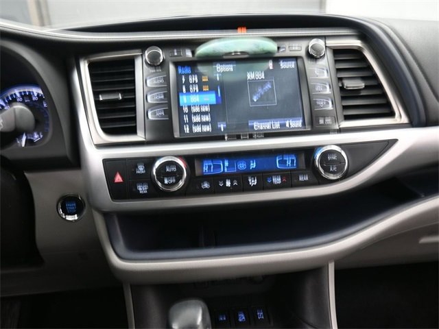 Used 2018 Toyota Highlander XLE image 10