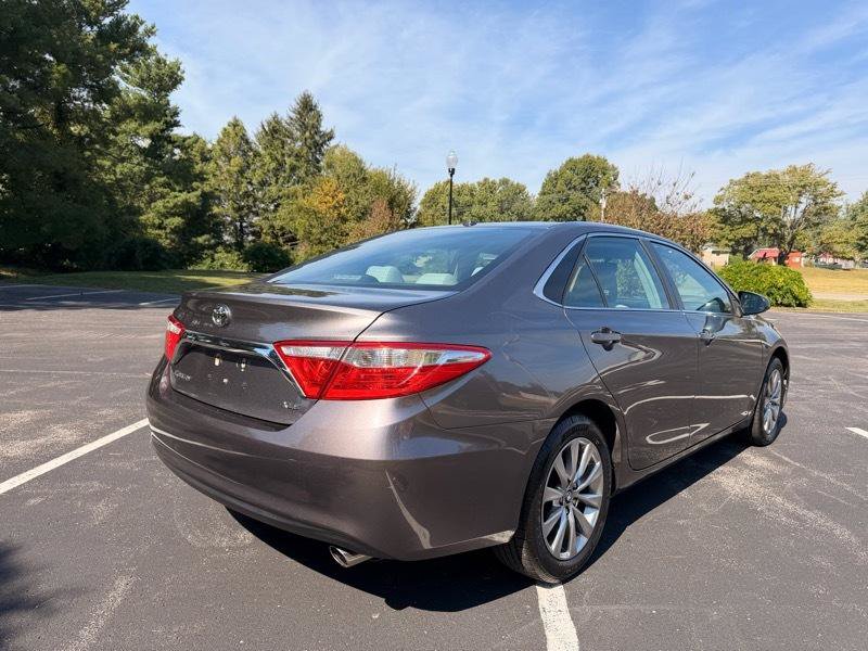 Used 2015 Toyota Camry XLE w/ Moonroof Package FWD image 6