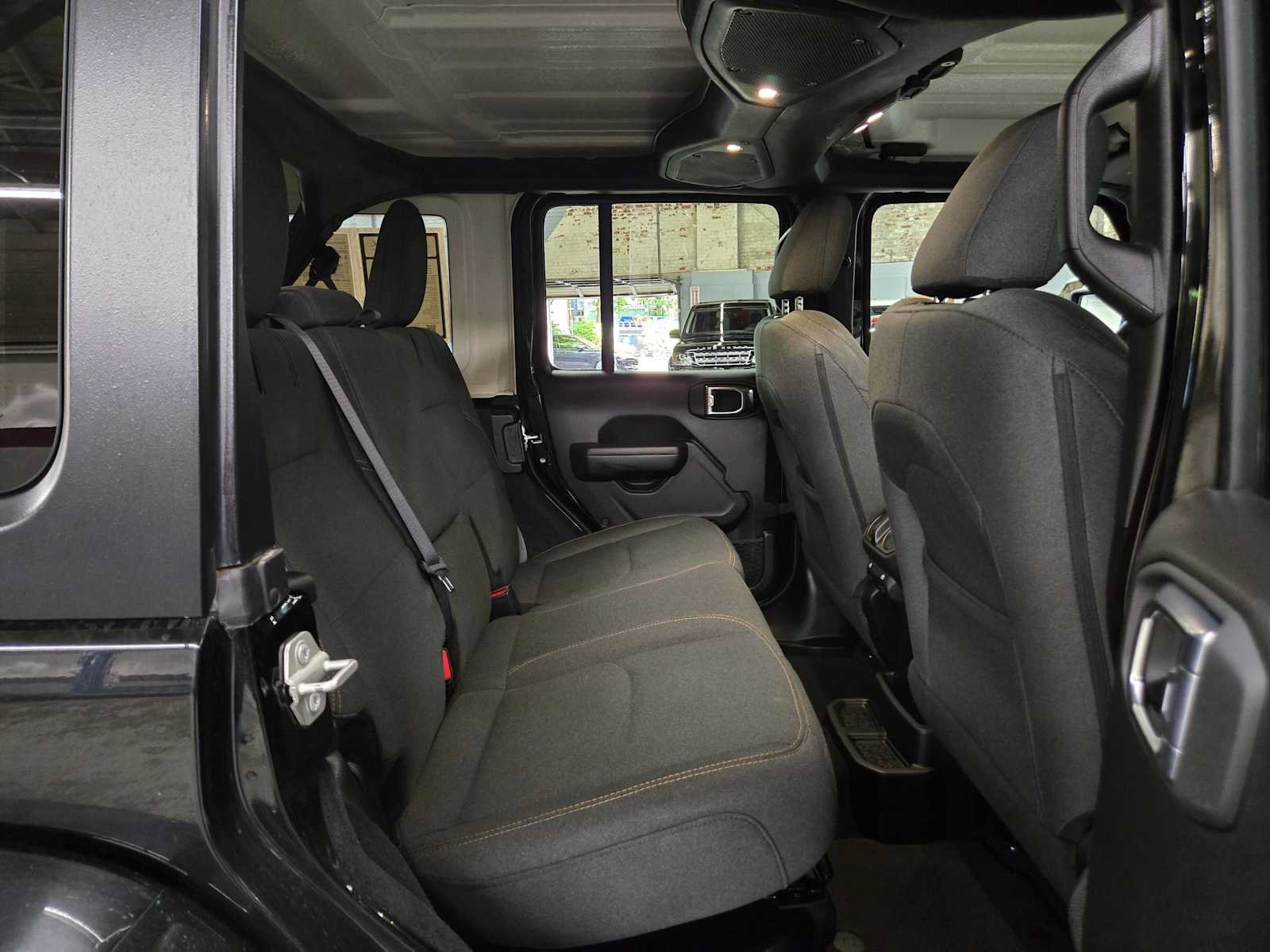 Used 2024 Jeep Wrangler Unlimited AWD/4WD image 12