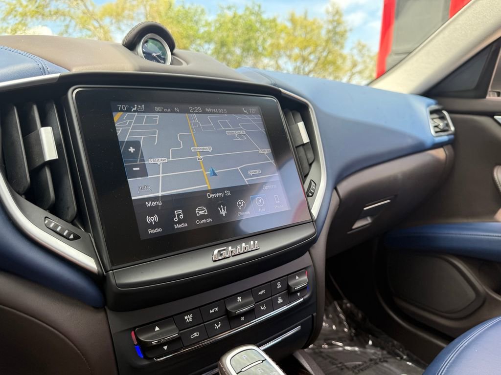 Used 2020 Maserati Ghibli RWD image 31