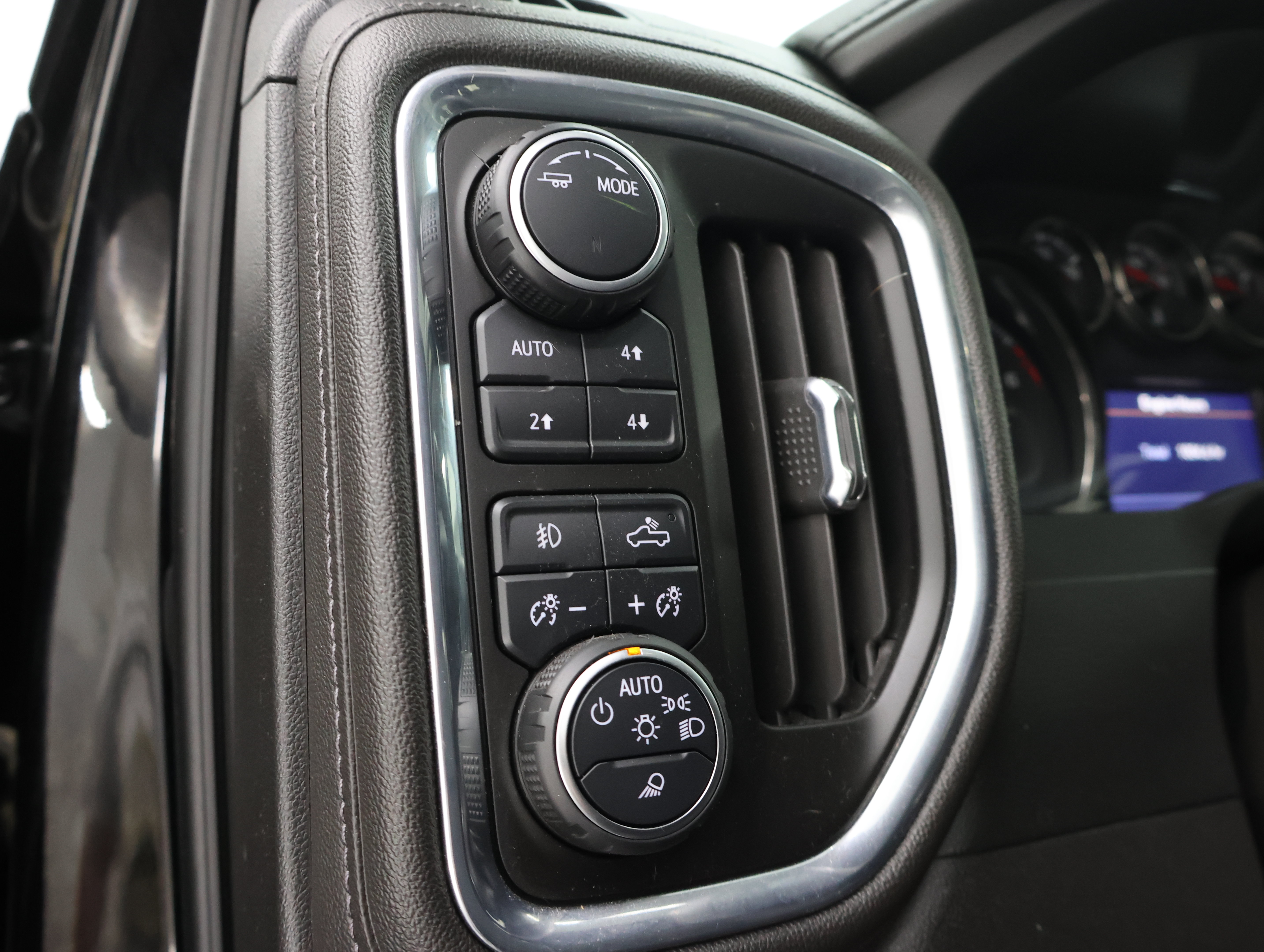 Used 2023 Chevrolet Silverado 2500 LTZ w/ LTZ Plus Package AWD/4WD image 43