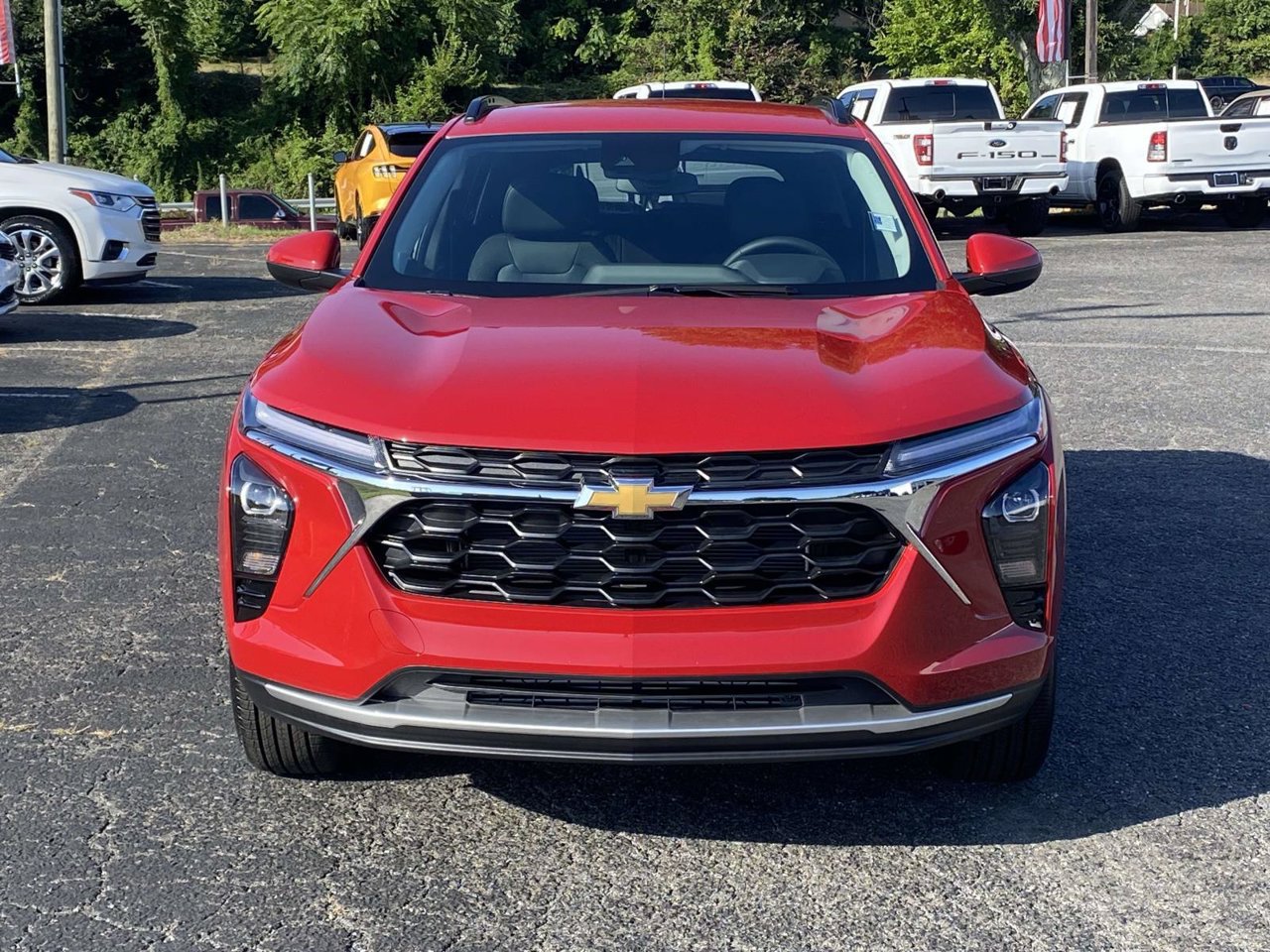 New 2026 Chevrolet Trax LT w/ Driver Confidence Package FWD image 2