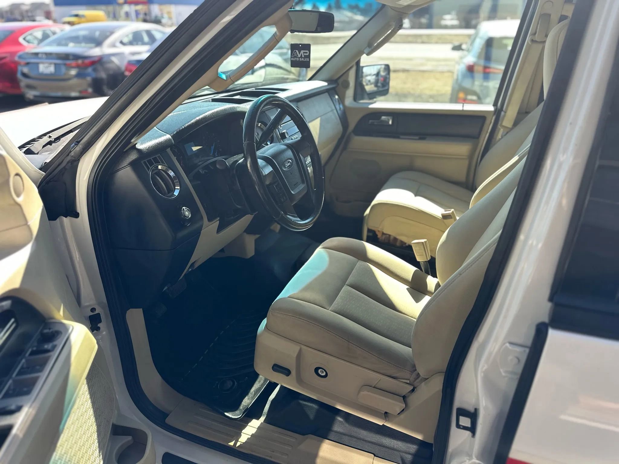 Used 2015 Ford Expedition XL image 13