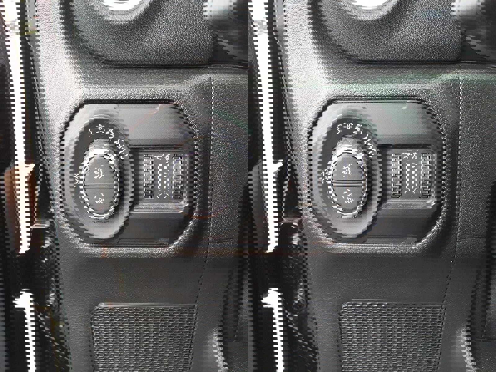 Used 2021 Jeep Gladiator Overland w/ Popular Equipment Package image 26