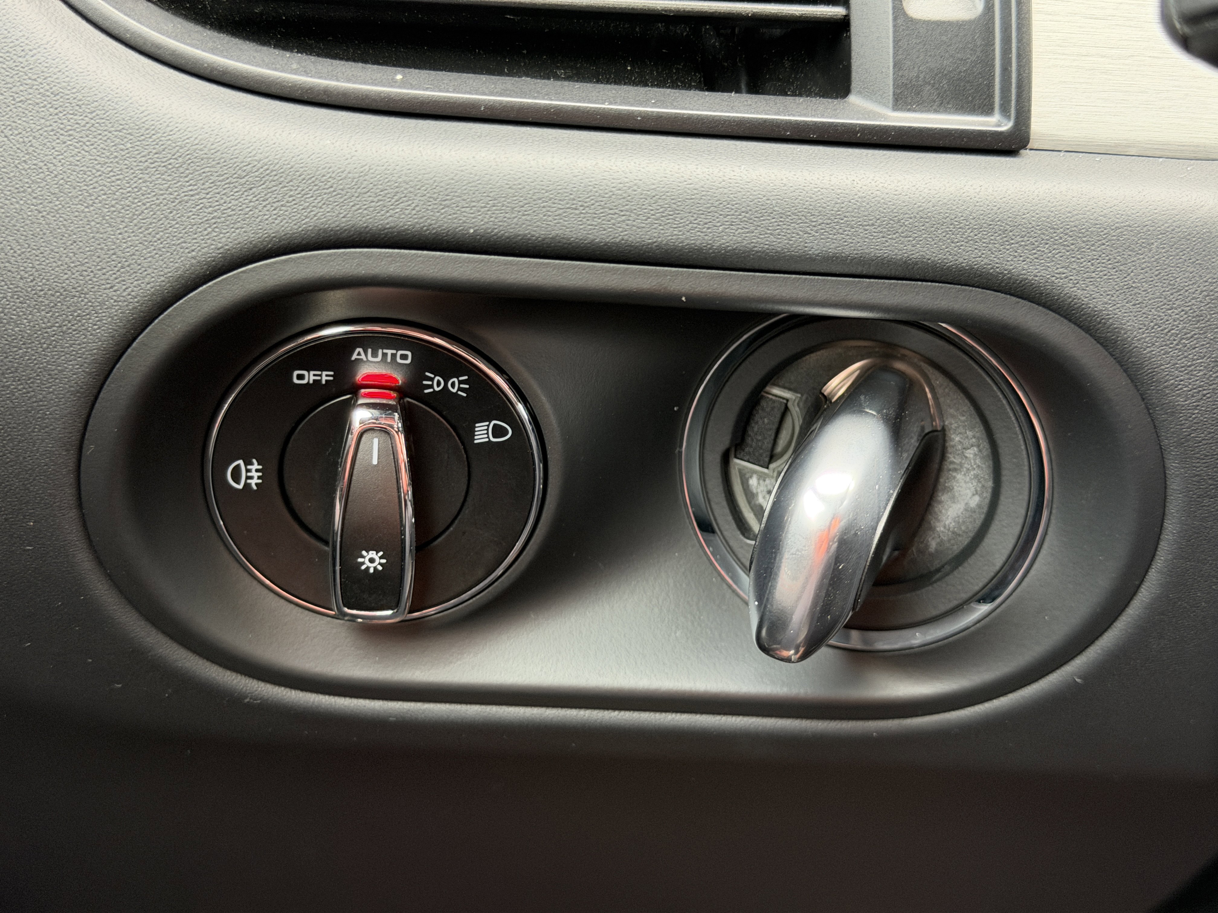 Certified 2022 Porsche Macan GTS image 29