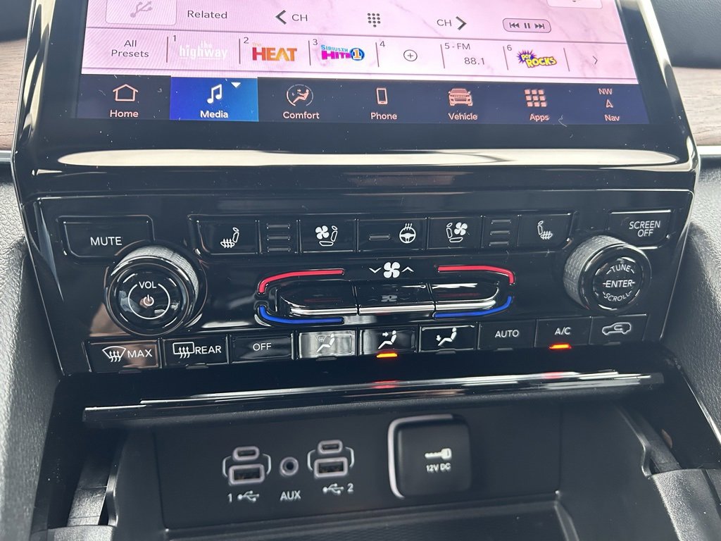 New 2025 Jeep Grand Cherokee L Summit w/ Obsidian Package image 23