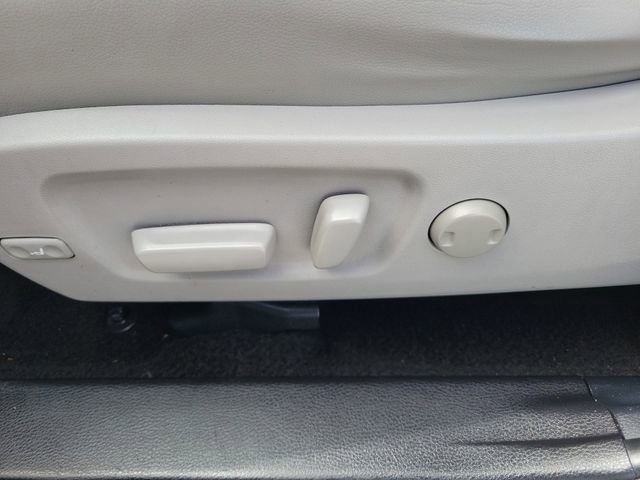 Used 2019 Toyota Highlander XLE image 24