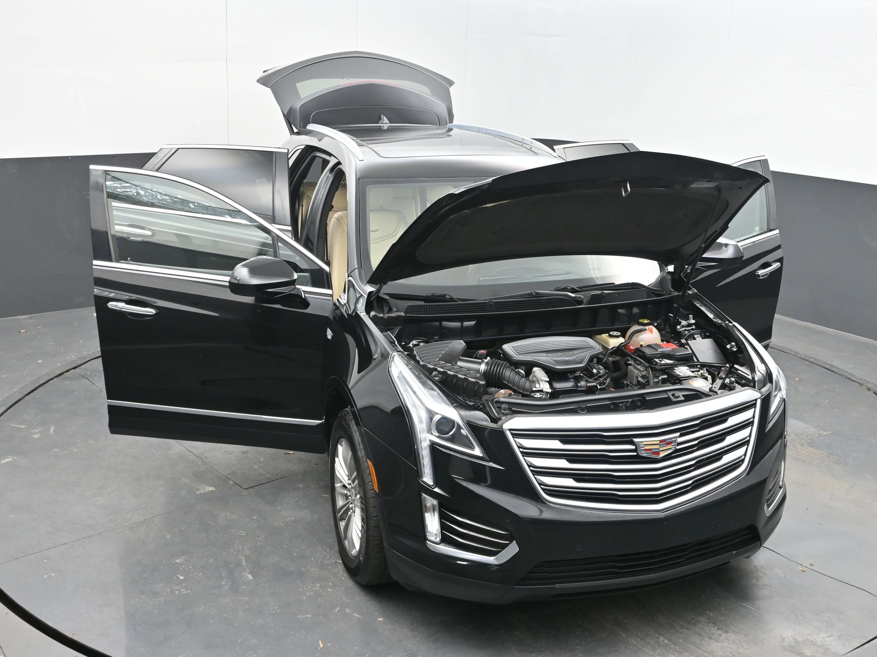 Used 2018 Cadillac XT5 Luxury w/ Driver Awareness Package image 38