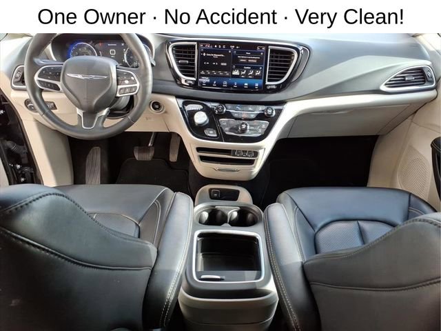 Used 2023 Chrysler Pacifica Touring-L FWD image 22