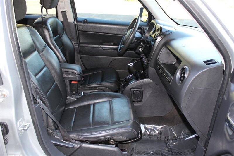Used 2015 Jeep Patriot Sport w/ Power Value Group AWD/4WD image 18