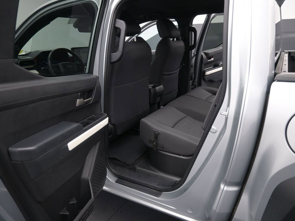 Used 2024 Toyota Tacoma TRD Off-Road image 16