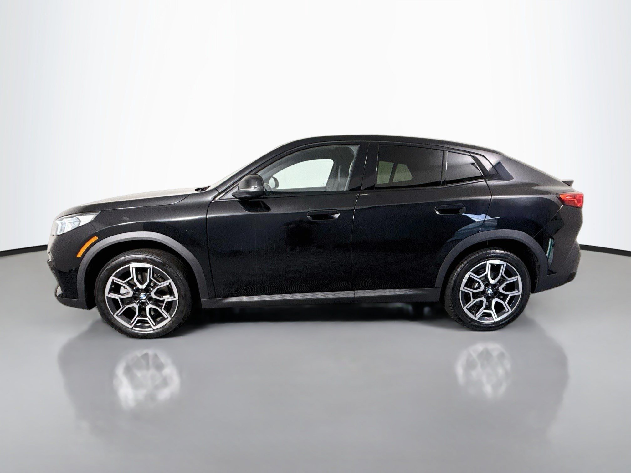 Used 2026 BMW X2 xDrive28i AWD/4WD image 6