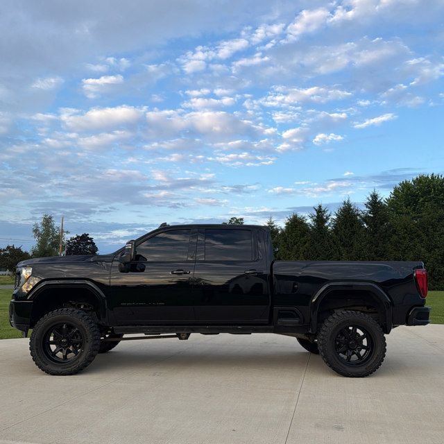 Used 2021 GMC Sierra 2500 Denali w/ Denali Black Diamond Edition AWD/4WD image 2
