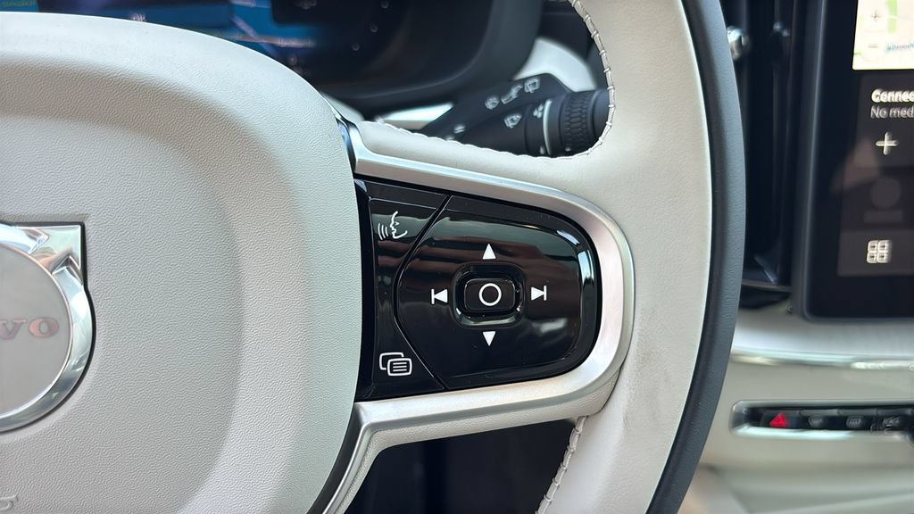 New 2026 Volvo XC60 T8 Ultra w/ Climate Package AWD/4WD image 17