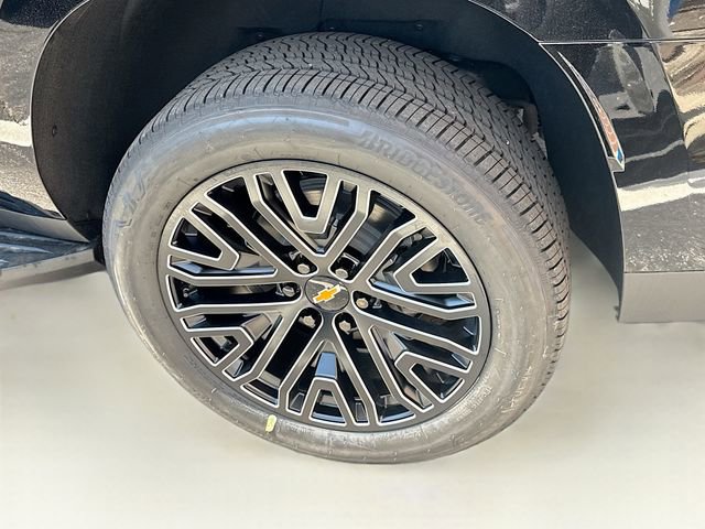 New 2025 Chevrolet Suburban Premier image 34