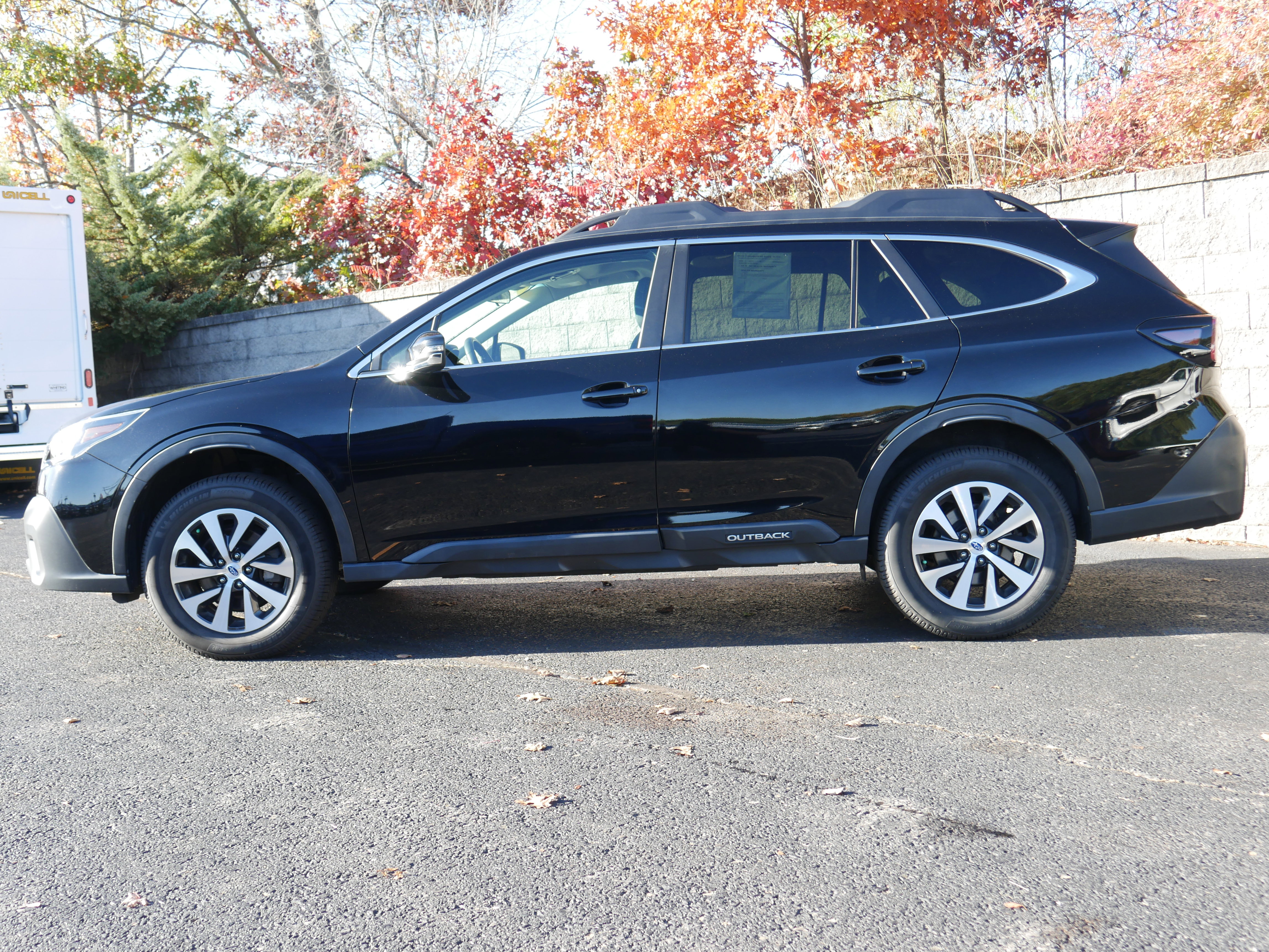 Used 2021 Subaru Outback Premium image 3