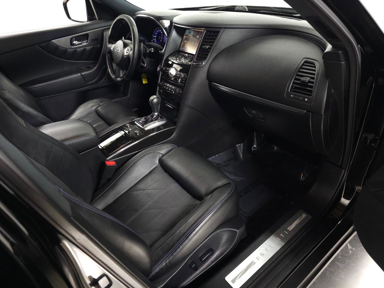 Used 2016 INFINITI QX70 AWD w/ Premium Package image 12