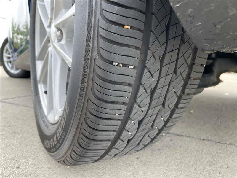 Used 2018 Ford Focus SE FWD image 30