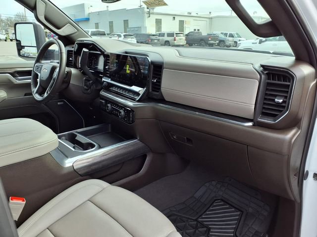 Used 2025 Chevrolet Silverado 3500 LTZ w/ LTZ Convenience Package image 82