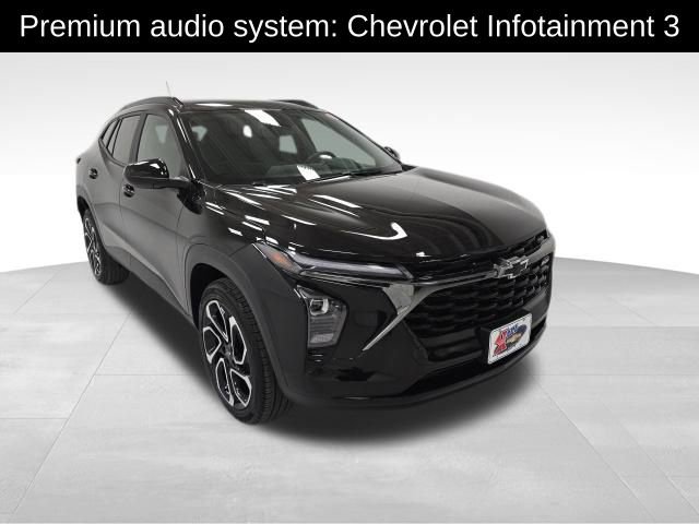 Certified 2025 Chevrolet Trax RS w/ Driver Confidence Package image 8