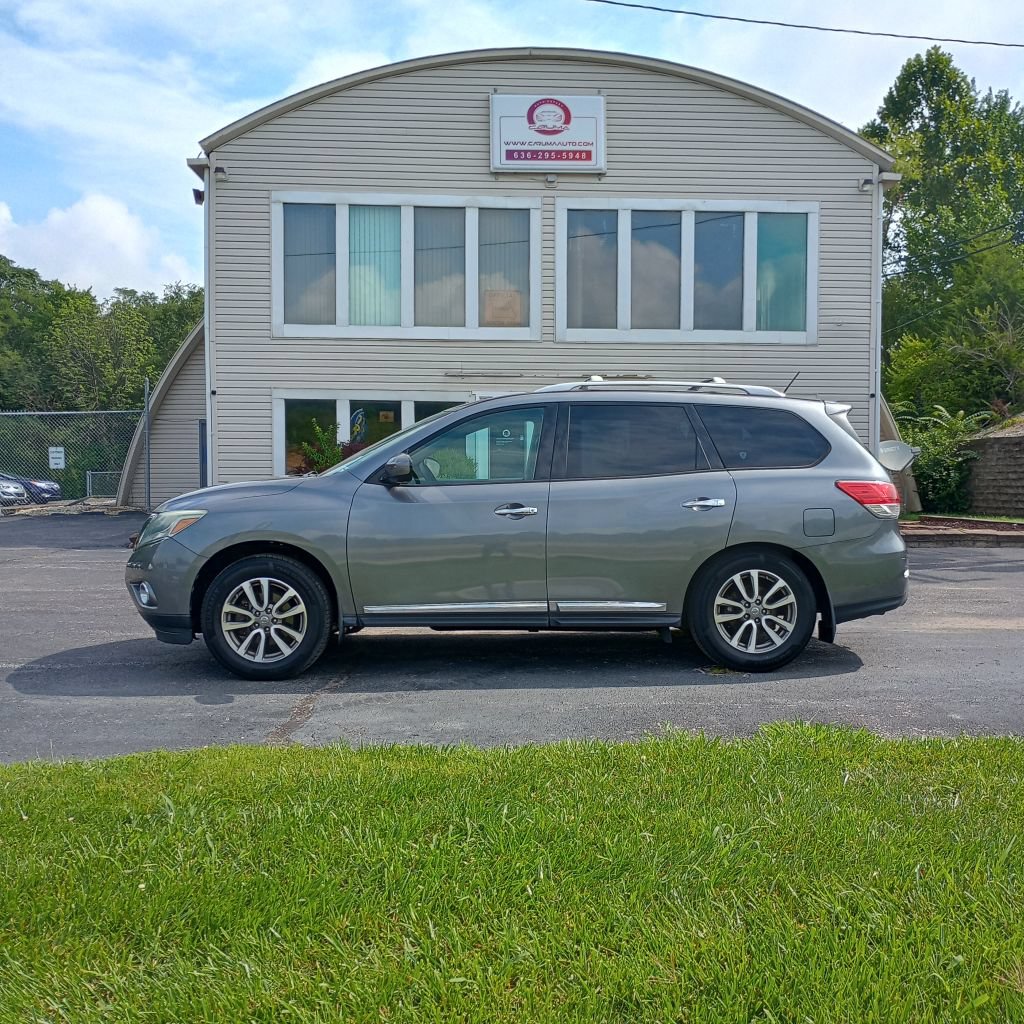 Used 2015 Nissan Pathfinder SL w/ SL Premium Package AWD/4WD image 2