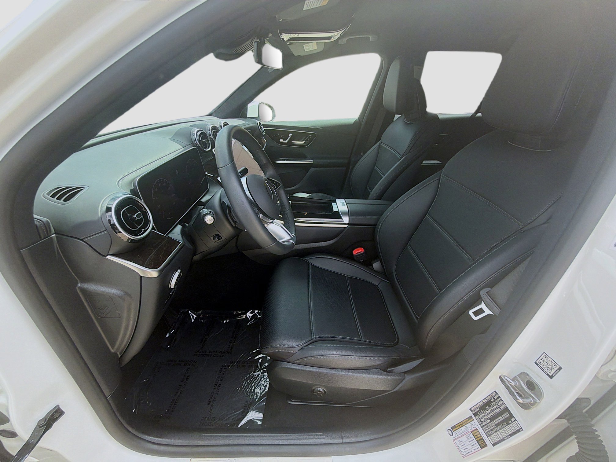 Used 2024 Mercedes-Benz GLC 300 4MATIC image 15