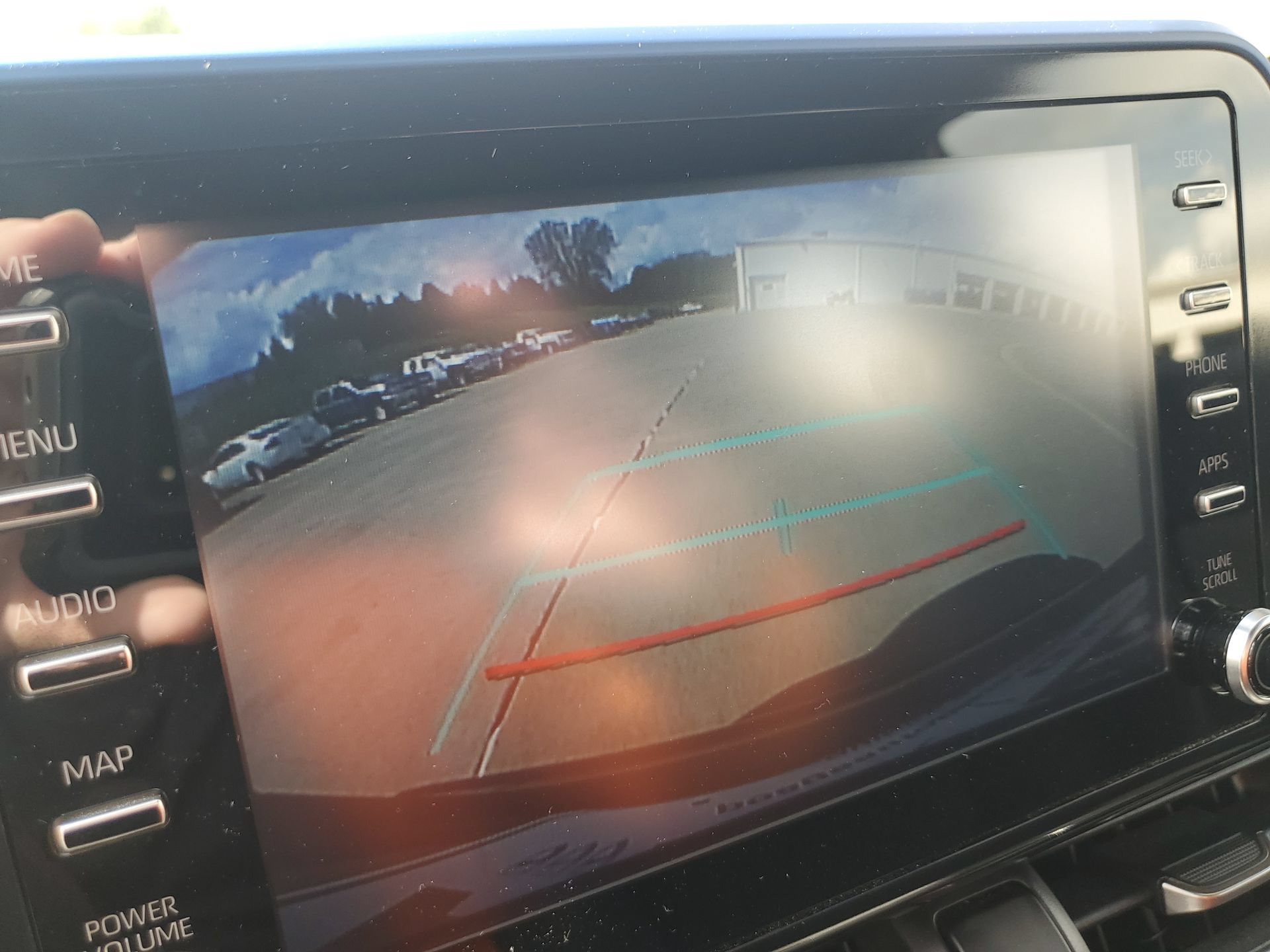 Used 2019 Toyota C-HR XLE FWD image 22