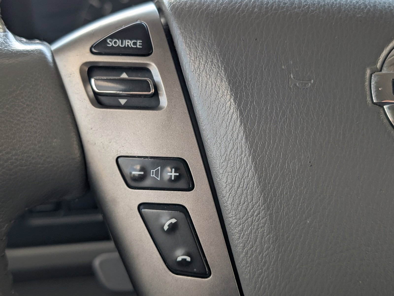 Used 2016 Nissan NV 3500 SL image 15