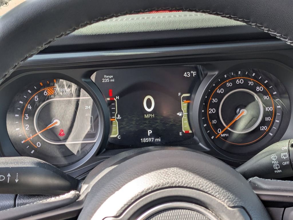 Used 2025 Jeep Wrangler Unlimited Rubicon image 19