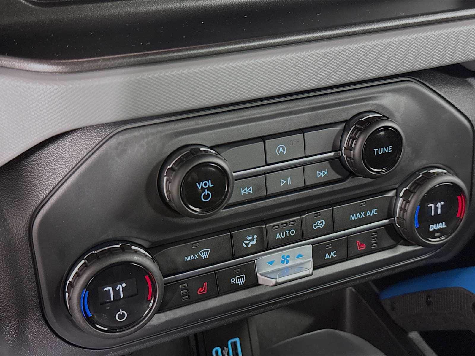 Used 2023 Ford Bronco Black Diamond AWD/4WD image 16