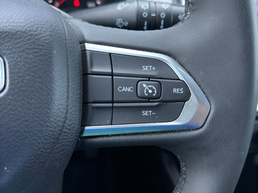 Used 2023 Jeep Compass Latitude AWD/4WD image 18