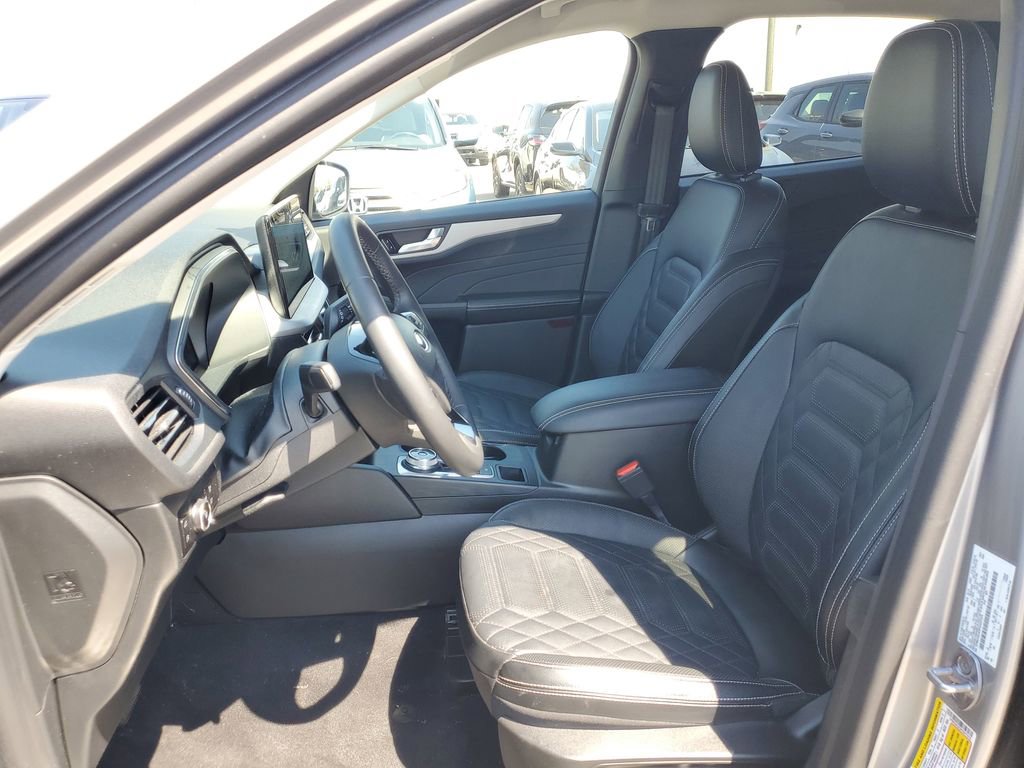 Used 2023 Ford Escape Platinum w/ Premium Technology Package AWD/4WD image 11