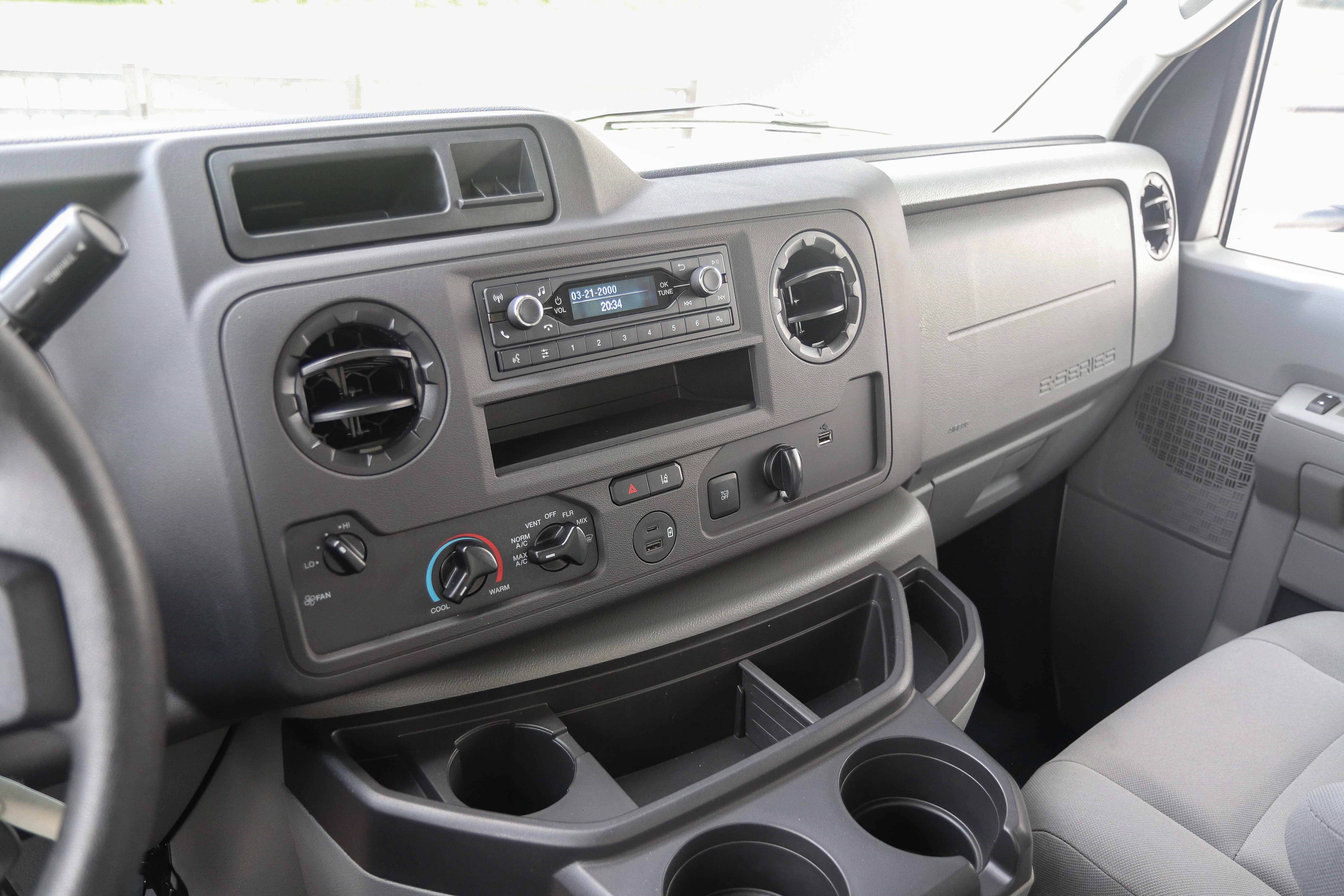 Used 2024 Ford E-450 and Econoline 450 Super Duty w/ Driver's Safety Package RWD image 19