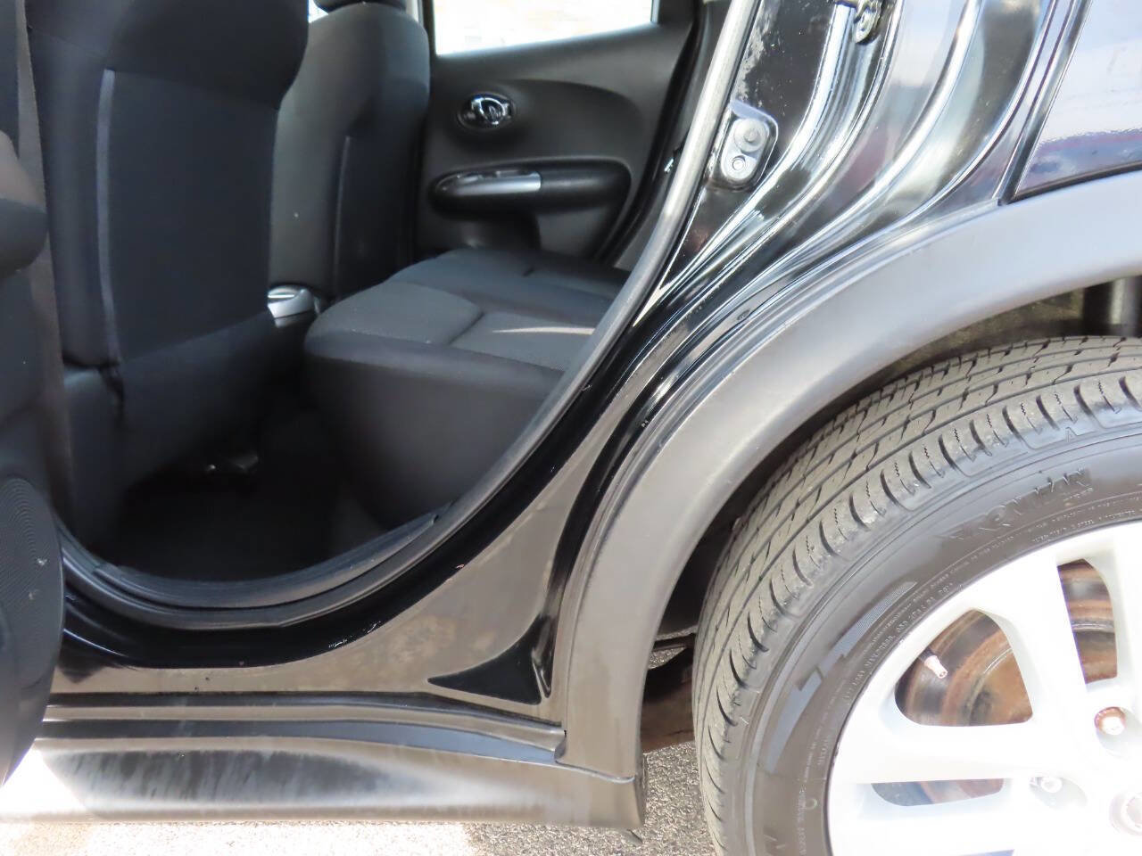 Used 2013 Nissan Juke S AWD/4WD image 13