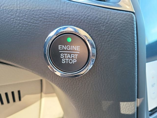 Used 2021 Ford Edge Titanium w/ Equipment Group 301A image 32