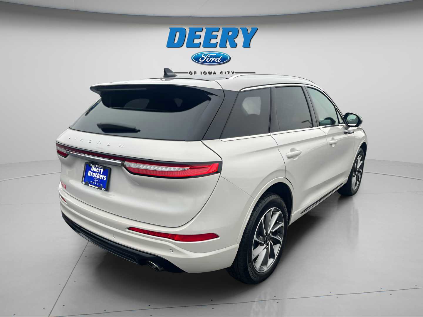 Used 2024 Lincoln Corsair Grand Touring image 8