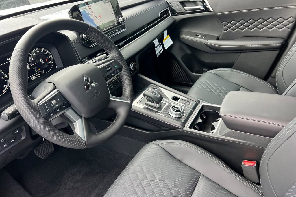 New 2025 Mitsubishi Outlander SEL Black Edition image 11