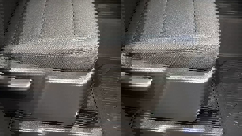 New 2026 GMC Sierra 1500 SLE image 13