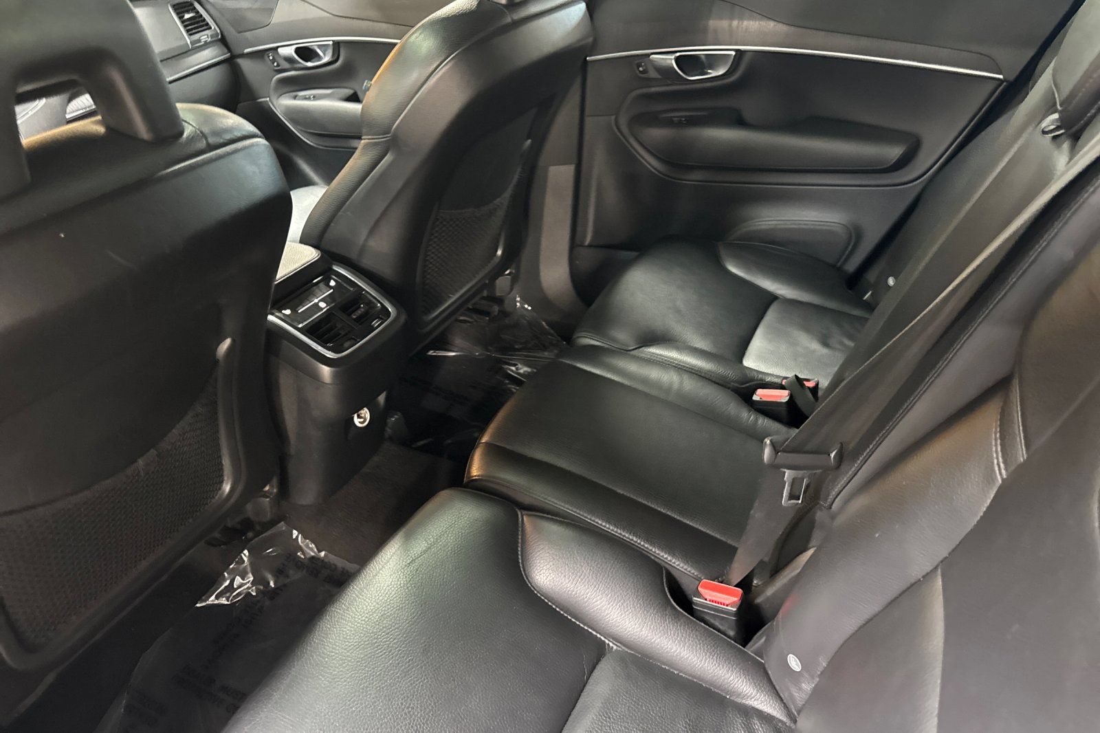 Used 2020 Volvo XC90 T6 Momentum AWD/4WD image 4