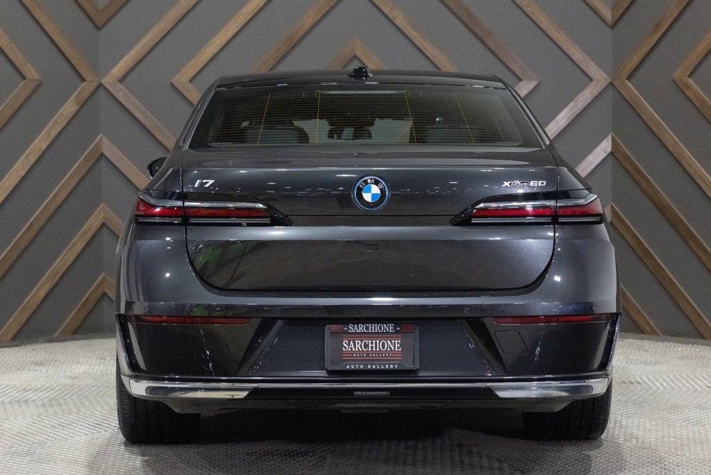 Used 2025 BMW i7 xDrive60 image 17