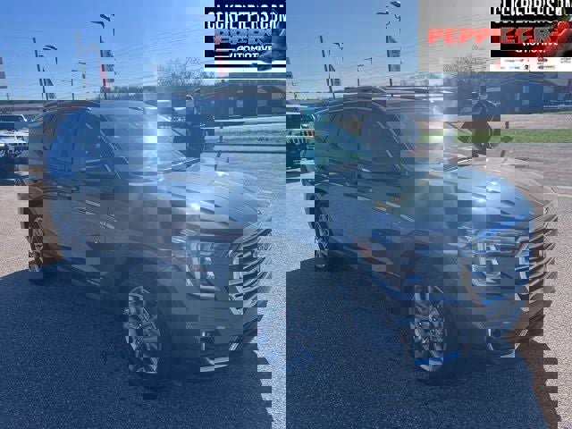 Used 2024 GMC Terrain SLT w/ Tech Package image 8