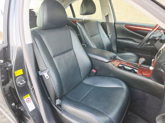 Used 2011 Lexus LS 460 AWD w/ Luxury Value Edition image 19