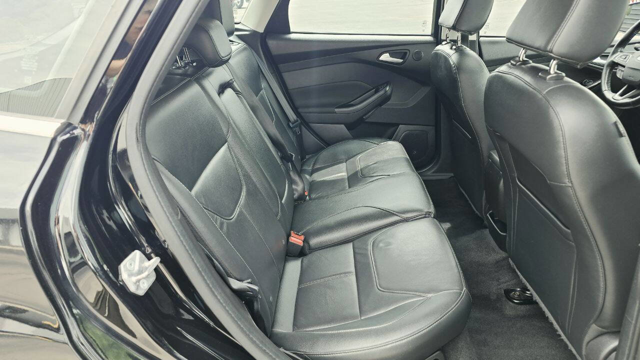 Used 2017 Ford Focus Titanium FWD image 14