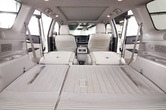 Used 2015 Toyota Highlander Limited Platinum AWD/4WD image 29
