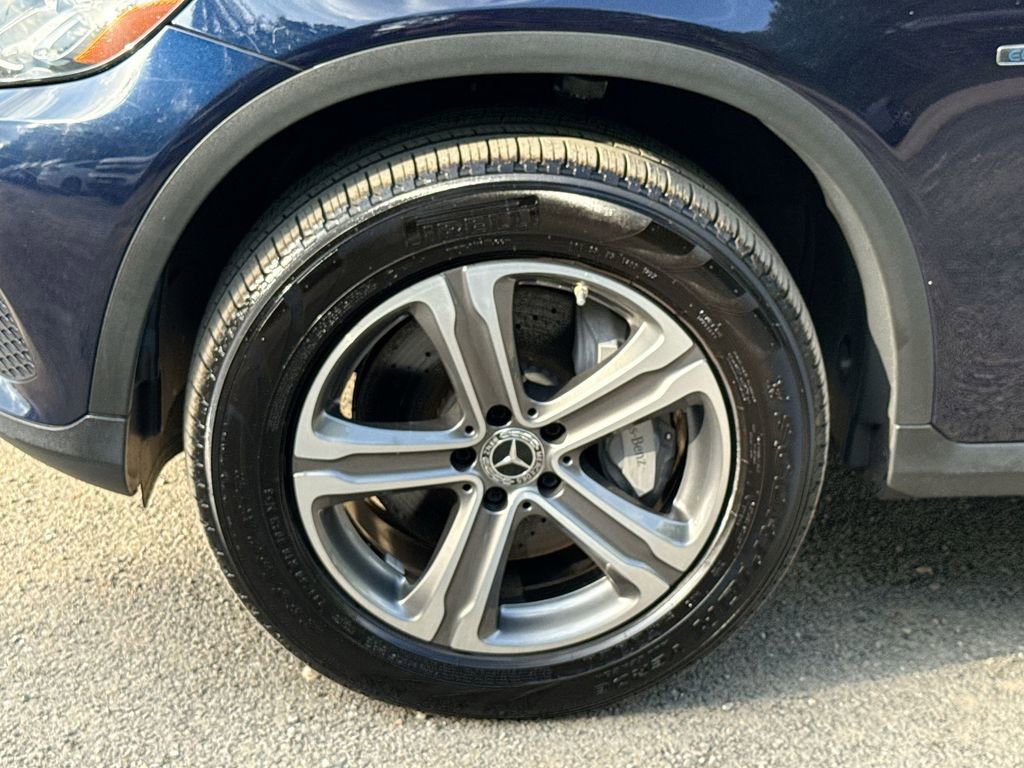 Used 2019 Mercedes-Benz GLC 350e 4MATIC image 19