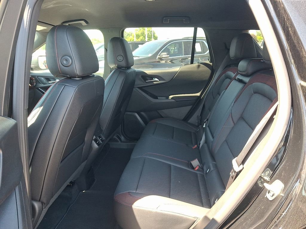 New 2026 Chevrolet Equinox RS w/ Safety and Technology Package FWD image 5