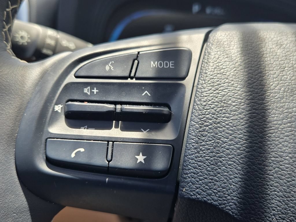Certified 2026 Hyundai Venue SEL FWD image 23